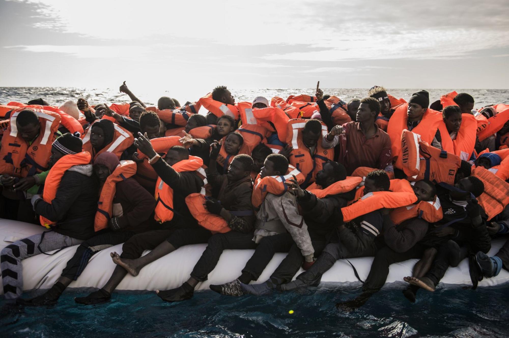 Patera en el Mediterraneo